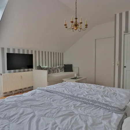 Herrenhaus App.15 * Blengow