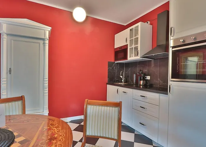 Herrenhaus App.15 *